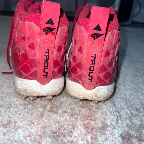 MENS | US13| TROUT MOULDED BASEBALL CLEATS - Picture 2 of 5